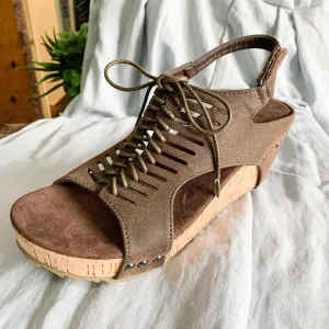 Giselle Wedge