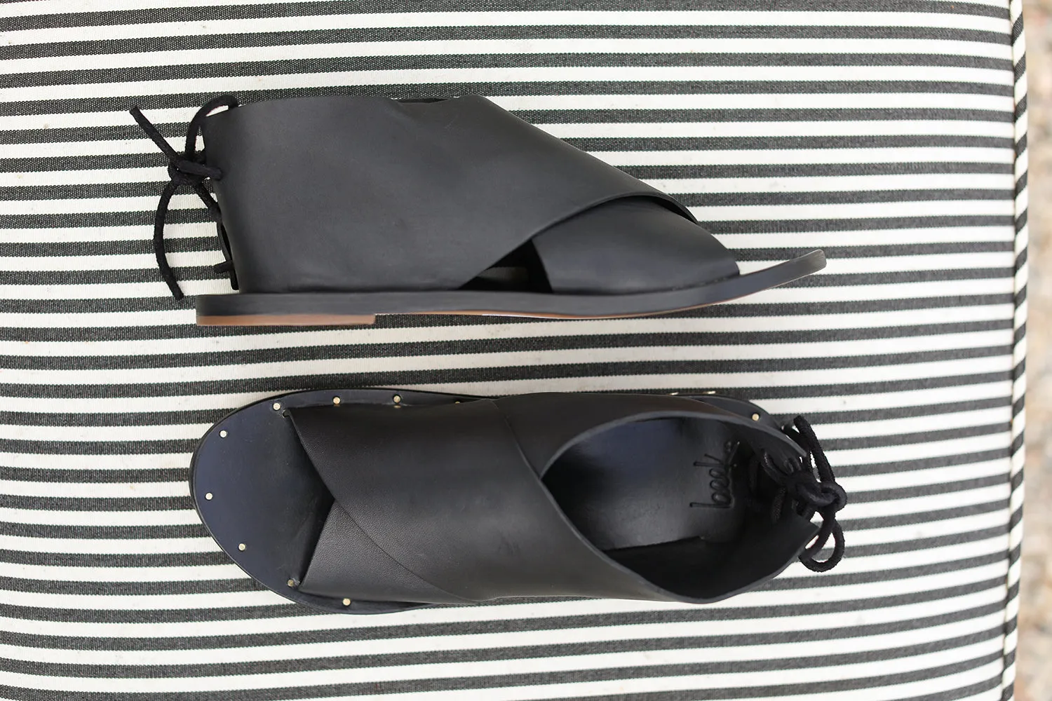 LOON - Black